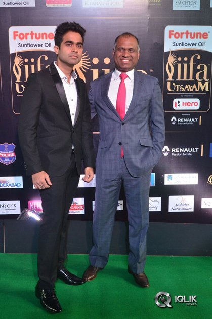 Celebs-At-IIFA-Utsavam-Awards-2017